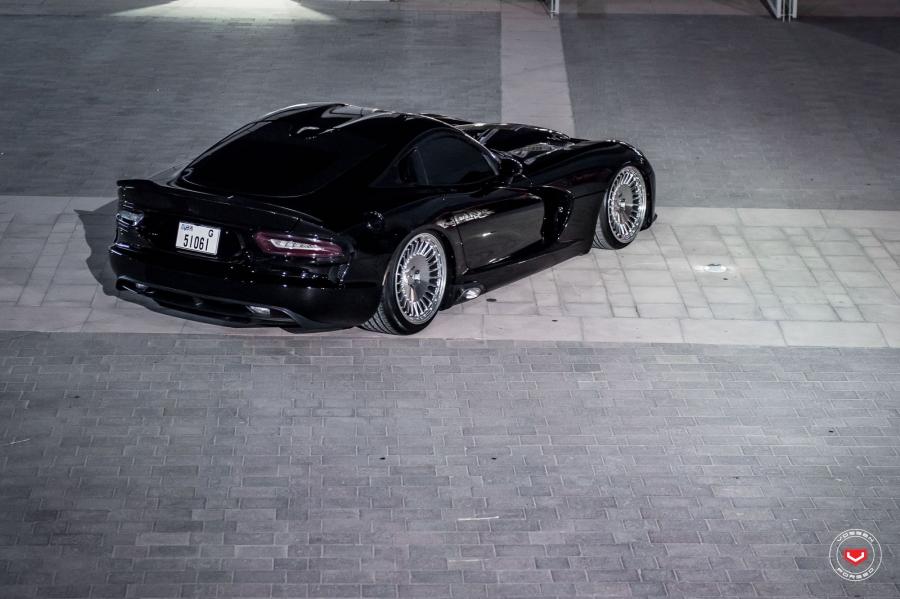  Dodge Viper SRT on Vossen Wheels (ML-R1) 2019 года  (фото 2 из 24)